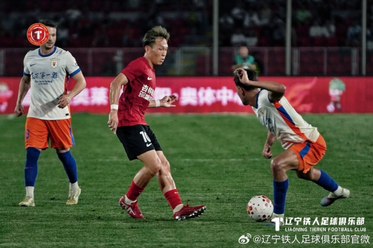 山东泰山客场5-1血洗辽宁铁人 泽卡双响扎卡伊什维利传射