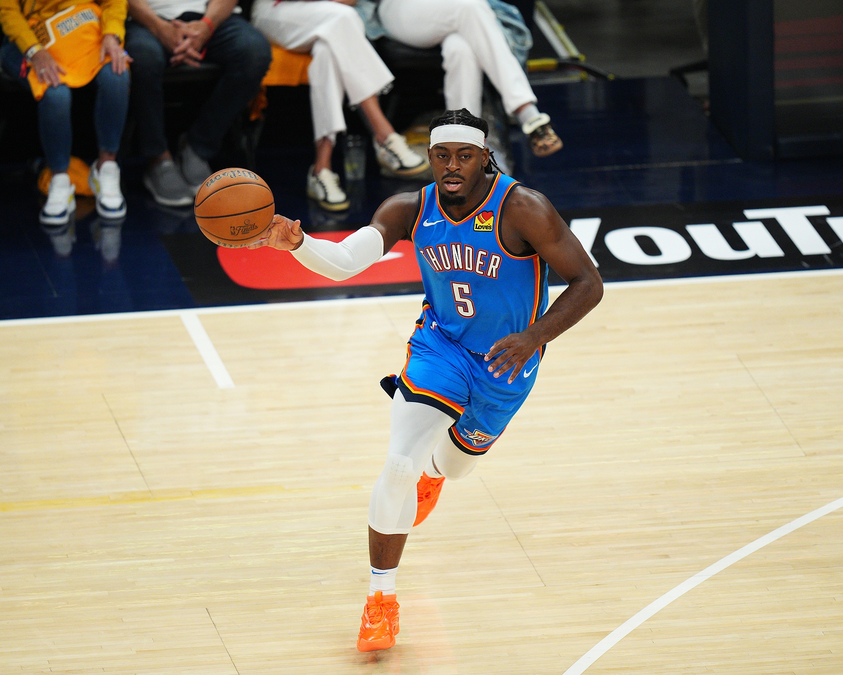 2026休赛期实力榜:詹姆斯签约76人跃居第五,雷霆马刺继续领跑 2026休赛期实力榜:詹姆斯签约76人跃居第五,雷霆马刺继续领跑