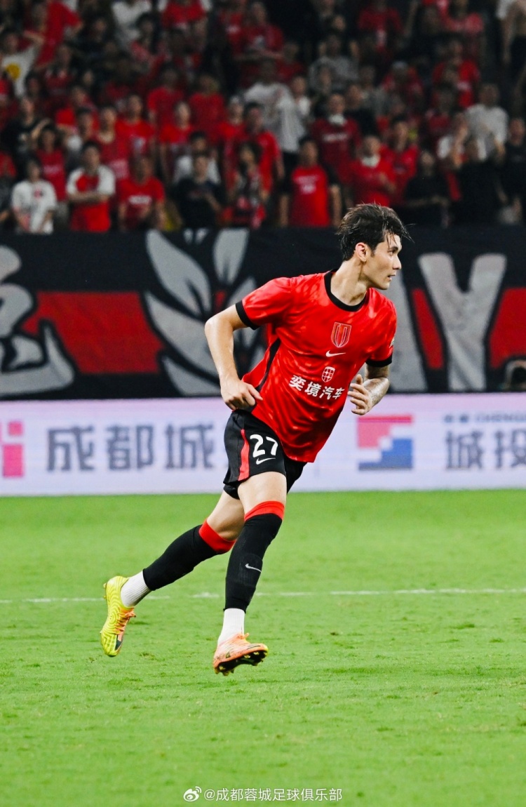 阿洛伊西:0-2失利不掩斗志,周中120分钟苦战影响体能 阿洛伊西:0-2失利不掩斗志,周中120分钟苦战影响体能