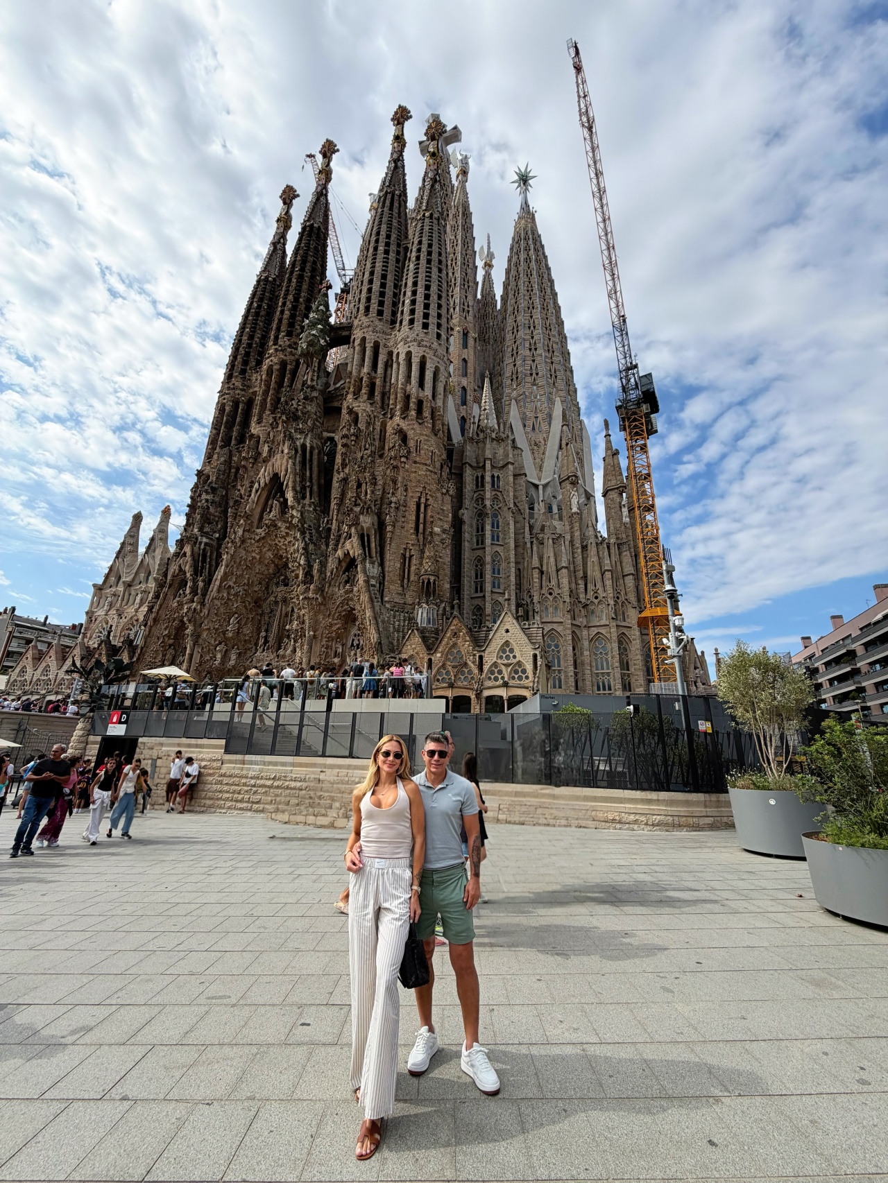 昔日天体之王！43岁孔卡社媒晒照，分享与妻子外出游玩的甜蜜日常